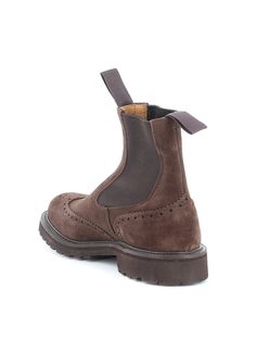 Chelsea boot in brown suede, with brogue processing and dovetail detail, side elastics, leather insole, vibram rubber sole.Composition: 100% Suede