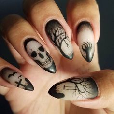 Scary Halloween Nails Design, Halloween Nail Art Easy, Black And White Nail, Halloween Nails Diy, Skull Nails