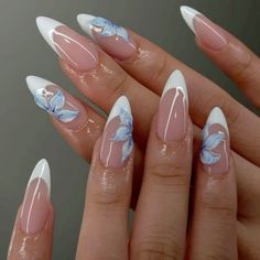 Nail Designs With Blue Polish, White And Blue Nail Ideas, Blue Nail Designs Summer, Y2k Nails Almond, Almond Summer Nail Ideas, Blue Almond Nails Design, Nails White And Blue, Nails Design Blue, Blue Nails With Design