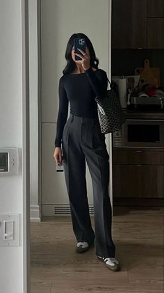 Outfit Of The Week, Dress Pants Outfits, Attractive Dresses, Woman Outfit, Pants Outfit Casual, Business Casual Outfits For Work, Corporate Outfits, Outfit Inspo Casual, Fashion Illustration Dresses