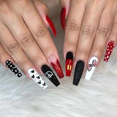 𝔏𝔦𝔩𝔶 🦋 (@nails__bylily) • Instagram photos and videos Mouse Nail Art, Mickey Mouse Nail Art, Disneyland Nails, Mickey Mouse Nails, Minnie Mouse Nails, Mickey Nails, Unghie Sfumate