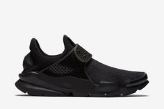 Shoe Photography, Nike Sock Dart, Nike Snkrs, Kicks Shoes, Sneaker Magazine, Shoes Photography, Street Sneakers, Sneaker Release, Sneakers Mode