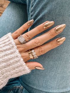 Need some fall nail inspo? Take a look at these super cute trendy chocolate glazed donut nails! This option is perfect for autumn if you are looking for simple yet stylish nail colors and designs. Plus, they match perfectly with gold diamond rings for that extra glamorous touch. Give it a try and let me know what you think! Don’t forget to follow me for more fashion inspiration and beauty tips. Chocolate Glazed Donut Nails | Fall Nails | Fall Nails Ideas Autumn | Gold Rings | Angela Lanter Fall Nails Glazed Donut, Fall Chrome Nails 2024, Fall Chrome Nail Colors 2024, Fall Nails 2024 Chrome, Chrome Fall Nails 2024, Chocolate Glazed Donut Nails, Nails Ideas Autumn