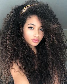 Bold Spirals Athena Katoanga, What Is Balayage Hair, Mel Brooks, Instagram Crush, Glow Hair, Fall Hair Color Trends, Rainbow Hair Color, Curly Girl Method, Short Cut