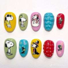 Christmas Snoopy Nails, Snoopy Nails Christmas, Snoopy Christmas Nails, Peanuts Nails, Snoopy Makeup, Snoopy Nail Art, Ugly Nails, Snoopy Nails, Artsy Nails