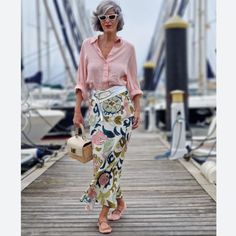 A-Line Skirt With A High Waist. Hidden Side Zip Fastening . Style Transformation, 60 Fashion, Fashion Over 50, Dressy Casual, Fashion Mode, Primavera Estate, Summer Dresses For Women, Get Dressed, Spring Summer Fashion