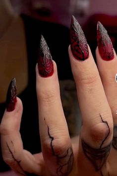 #nails #gothic #style #dark #red #black #vampire #gothicnails Romantic Goth Nails, Red Goth Nails, Fantasy Nails