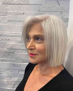 46 Trendy Blunt Bob with Bangs to Inspire Your Next Chop Sideways Bangs, Straight Bob Haircut With Bangs, Choppy Bobs, Face Framing Hair, Lob With Bangs, Short Bob Styles, Best Bob Haircuts