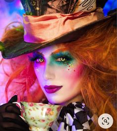 Mad Hatter Makeup, Scary Halloween Food, Makeup Zombie, Halloweenský Makeup, Halloween Make-up Looks, Mad Hatter Costume, Nail Art Halloween, Diy Halloween Decor, Halloween Makeup Scary