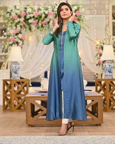 Simple Pakistani Dresses, Pakistani Actress, How To Make Clothes, Fashion Design Clothes, Embroidery Dress, Pakistani Dresses, Dress Making, Party Wear