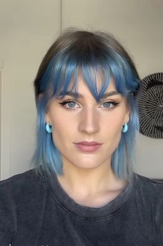 Blue Face Framing Highlights, Short Hair With Money Piece Bangs, Block Dyed Hair Short, Coloured Bangs Hair, Blue Peekaboo Hair Brown, Blue And Brown Hair Ideas, Blonde With Blue Underneath, Blue Under Hair, Dyed Bob With Bangs