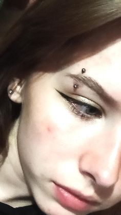 Пирсинг, пирсинг брови Brow Piercing, Facial Piercings, Eyebrow Piercing, Cute Makeup Looks, Body Jewelry Piercing, Piercing Tattoo