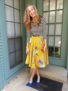 . Rok Midi, Yellow Floral Skirt, Modcloth Style Gallery, Yellow Skirt, Sarah Jessica Parker, Alexa Chung, Fashion Gallery, Blake Lively, Pattern Mixing