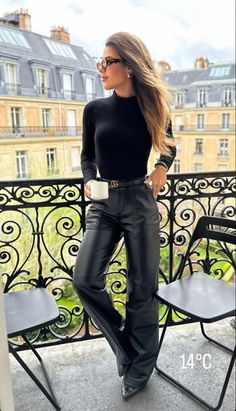 New Look Fashion, Leather Pants Outfit, Elegante Casual, Woman Style, Outfit Casual, Winter Fashion Outfits, Fall Outfits Women