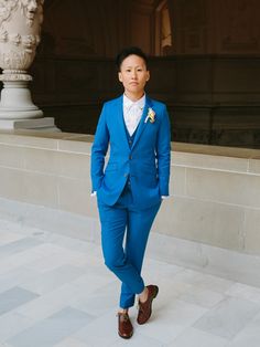 Lesbian Wedding Outfits Suits Style, Lesbian Wedding Outfits, Lesbian Wedding Photography, Photographer Poses, City Hall Wedding Photography, Inspiration Poses, Sf City Hall Wedding