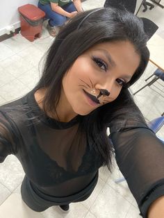 Cat Makeup Ideas Halloween, Animal Makeup Looks Halloween, Cute Halloween Makeup Animal, Cute Black Cat Makeup, Cat Halloween Costume Makeup, Halloween Cat Makeup Looks, Cat Makeup Simple, Cat Makeup Halloween Kids, Black Cat Makeup Halloween