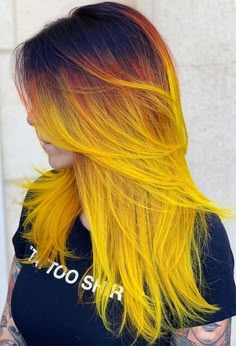 Hufflepuff Hair Color, Sunflower Hair Color Ombre Short, Sunflower Hair Color Ombre, Yellow And Brown Hair, Sunflower Hair Color, Yellow Hair Ideas, Neon Yellow Hair, Hair Color Yellow, Yellow Hair Dye