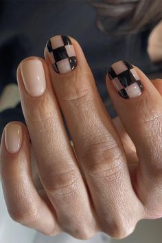 Checkered Nails DIY Are Now Trending On Pinterest Mens Nails, Smink Inspiration, Minimal Nails, Nagel Inspo