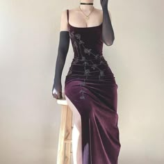 Goth Dress Formal, Retro Muse, Grunge Prom Dress, 90s Prom Dresses, Goth Prom Dress, Gothic Prom Dress, 90s Prom Dress, Black Velvet Gown, Plum Velvet