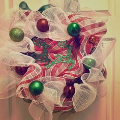 32x32 Holiday Wreaths, Holiday Christmas, Christmas Wreath, Christmas Wreaths, Christmas Holidays, Red White, Red And White, Wreath, Christmas