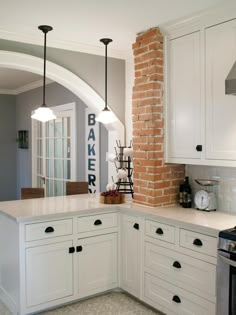 the kitchen is clean and ready to be used as an appliance for sale