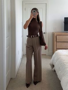 Clean Business Casual, Business Casual Outfits For Women In 20s Office Wear, Wide Leg Pants Outfit Professional, Tan Business Casual Outfit, Work Outfits Women Trousers, Work Outfit Staples, Elevated Casual Work Outfits, Business Looks Women, Women’s Corporate Looks