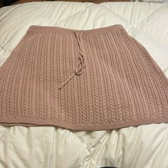 Nwt Cute Knit Skirt Casual Knit Mini Skirt For Winter, Casual Winter Knit Mini Skirt, Casual Knit Mini Skirt For Fall, Casual Knit Mini Skirt, Cozy Knit Skirt For Winter, Casual Knitted Skirt For Fall, Cozy Knit Winter Skirt, Casual Fitted Knitted Skirt, Winter Knit Relaxed Skirt