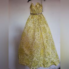 Nwt Mac Duggal Gown Sz-2 Color Phinapple White Gown Dress, Strapless Homecoming Dresses, Yellow Strapless Dress, Blue Ruffle Dress, Silk Sheath Dress, Green Long Sleeve Dress, Strapless Summer Dress, Jewel Dress, Strapless Party Dress