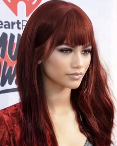 Wine Hair Color Burgundy, Red Hair On Brown Skin, Wine Hair Color, Red Hair Trends, Hair Color Pictures, Wine Hair, Hair Color Burgundy