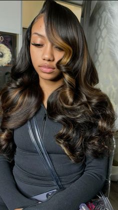 Sew In Hairstyles For Prom, Side Part Highlight Quick Weave, Highlight Sew In, Side Part Sew In With Highlights, 16th Birthday Hairstyles, Hairstyle Quick Weave, Quick Weave With Highlights, Sew In With Color, Hairstyle Black Women