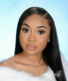 Straight Hair Graduation, Straight Hair Graduation Cap, Glam Senior Pictures, Hair Graduation, Ig Model, Senior Picture Makeup, Girl Graduation, Hair Laid, Graduation Pictures