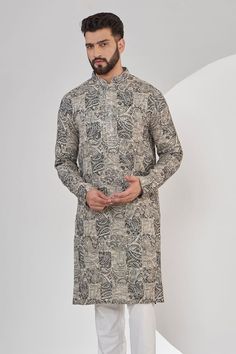 Grey georgette kurta with paisley prints and sequin embroidery. - Aza Fashions Georgette Kurta, Kurta Patterns, Kurta Set For Men, Kareena Kapoor Khan, Sequin Embroidery, Luxury Sale, Straight Kurta, Sequins Embroidery, Kurta Set