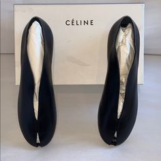 No Box, Brand New, With Dust Bag Celine Shoes, Feminine Shoes, Pointy Heels, Runway Shoes, Leather Workshop, Black Leather Flats, Ballerina Shoes, Leather Flats, Mules Shoes