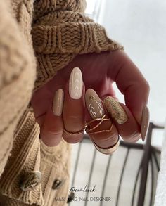 Class Nail Design, Neutral Festive Nails, Holiday Nails Christmas, December Nails, Her Nails, Nails 2023