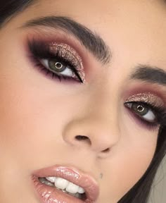 Burgundy Bride Makeup, Smokey Rose Gold Makeup, Bridesmaid Makeup For Red Dress, Burgundy Gold Makeup, Burgundy Eye Look, Burgundy And Gold Eye Makeup, Smokey Burgundy Eye Makeup, Burgundy Makeup Look For Prom, Dramatic Eye Makeup Brown Eyes