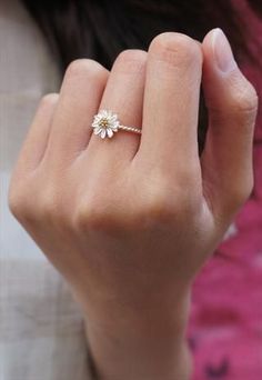 Casual Rings, Sunflower Ring, Daisy Ring, Bridal Musings, Winter Trends, Cute Rings, Girly Jewelry, Green Amethyst, Flower Ring