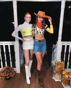 Couples Halloween Costumes: Best Ideas For Extreme Fun! Dynamic Duo Halloween Costumes Friends, Best Friend Duos Costumes, Best Friend Fancy Dress, Iconic Duo Dress Up Ideas, Cute Best Friend Costumes For 2, Costume Ideas Women 2 Friends, Teenage Duo Halloween Costumes, Costume For Two Girls Friends, Best Friend Halloween Costumes 2022