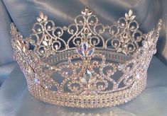 Quince Crowns, Lakaran Fesyen, Quinceanera Jewelry, Quinceanera Tiaras, Quinceanera Crown, Tiara Accessories, Crown Aesthetic, Haiwan Lucu, Beautiful Tiaras