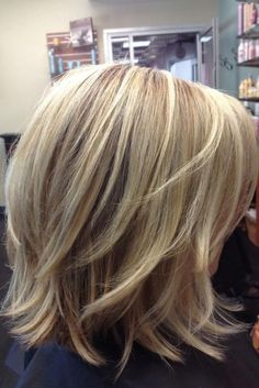 Medium Layered Hair, Layered Bob Hairstyles, Popular Haircuts, Shoulder Length Hair Cuts, Hair Starting, Short Hairstyle, Mid Length Hair, Medium Hair Cuts