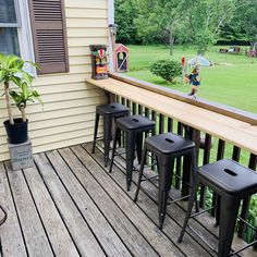 Outdoor Bar Ledge, Porch Deck Railing Ideas, Deck Bar And Grill Ideas, Small Deck Seating Ideas, Deck Bar Railing, Deck With Bar Counter, Small Back Deck Ideas, Deck Railing Bar, Outdoor Deck Bar