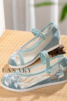 Lasaky - Exquisite Vintage-Inspired Flat Heel Lifts with Breathable Netting and Embroidery Japanese Spring, Buckle Outfits, Embroidered Flats, Embroidered Shoes, Purple Shoes, Buckled Heels, Shoe Insoles, Pump Dress, Spring Shoes