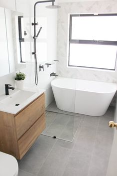 When it comes to bathrooms  you really do not have many options but to match whatever you find interesting and appealing. If you are going for a very cool and laid back atmosphere  go with light colored floor tiles. Design Bathroom Ideas, Bathroom Wallpaper Ideas, Small Bathroom Inspiration, Organization Bathroom, Wallpaper Bathroom