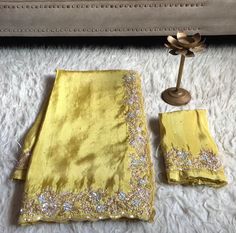 Premium Pure Banarasi Zari Tissue Organza Silk drapes of luxury embellished with zardozi handwork & running zardozi handwork bp Prebooking 15 days approximately Yellow Tissue Saree, Tissue Organza Saree, Saree Organza, Silk Drapes, New Saree Blouse Designs, Tissue Saree, Organza Saree, Saree Blouse Designs, Saree Blouse