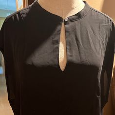 J Crew Blouse Sz Xl Black 100% Polyester New With Tags. Thank You For Looking At My Item. All Sales Go To Fund Our Son's Infusion Treatments So Every Sale Is Greatly Appreciated. Banana Republic Black Ribbed, J Crew, Top Blouse, Thank You, Womens Tops, Tags, Women Shopping, Black, Color