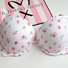 Victoria's Secret Pink Super Push-Up Bra White Floral Vs Nwt New With Tags Size - 34b, 34c, 34d, 36b, 36c, 38b, 38c, 38dd, 40dd Color - Optic White Floral Super Push-Up Padding Most Push, Double Bump Padded Cup Fully Adjustable Straps Wear Classic Or Cross-Back Hook-And-Eye Back Closure Feminine White Push-up Bra, White Padded Bra For Spring, Spring White Padded Bra, Kawaii Bras, Wednesday Wardrobe, Red Lace Bra, Super Push Up, Victoria Secret Pink Bras, Pretty Bras