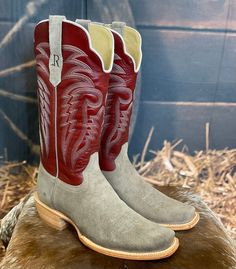 Finding a cowboy boot is easy. Finding a quality, handcrafted boot at a reasonable price is tough. R. Watson boos is bringing back old- world craftsmanship, the genuine article, one pair at a time. Relying on 40 plus years of experience with the best known boot makers and brands, Randy knows boots. His appreciation for superior craftsmanship, dedication to finding exceptional materials, understanding of the specifics of the fit and his attention to detail are paramount in the marketplace. Descri Square Toed Boots, Square Toe Cowboy Boots, Western Shoes, Bota Country, Western Boots For Men, Western Store, Handcrafted Boots, Cowgirl Western, Cowgirl Hats