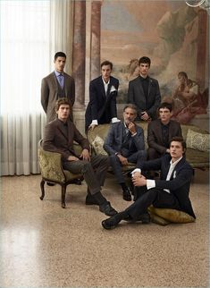 ماثيو ماكونهي, Men In Suits, Gentleman Lifestyle, Group Poses, Pal Zileri, Elegant Man, Money Aesthetic, Old Money Style, Photography Poses For Men