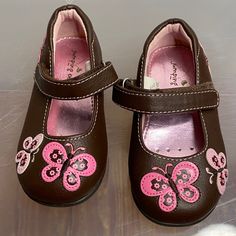 Jumping Beans Size 7 Brown Leather Mary Janes With Light And Dark Pink Butterflies On The Front Of The Shoes And Velcro Closures. The Shoes Are Brand New, Never Worn, But No Tags Or Box. Smoke-Free Home Tuk Kitty Mary Janes, Light Up Shoes Aesthetic, Pink And Brown Shoes, Cute Core Shoes, Pink And Brown Outfit, Academia Shoes, Shoes Reference, Shoe Wishlist, Funky Shoes