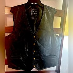 Genuine Leather Vest Size Large Snap Buttons Two Front Pockets Beautiful Stitching Design On The Leather 100% Genuine Leather Short Sleeve Vest Vintage Short Sleeve Vest, Coats Vintage, Leather Short, Genuine Leather Jackets, Leather Vest, Leather Shorts, Leather Jackets, Genuine Leather, Stitching