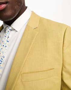 Costumes par ASOS DESIGN La classe, ça ne s'invente pas. Revers crantés Épaulettes Fermeture à deux boutons Poches Coupe ajustée Yellow Formal Summer Blazer, Summer Formal Yellow Blazer, Slim Suit, Blazer Coat, Pocket Detail, Suits You, Suit Jacket, Asos, Slim Fit